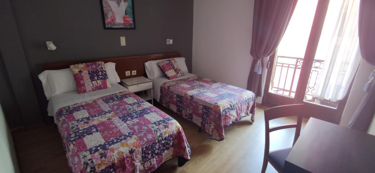 Hostal Felipe V Madrid Exterior foto