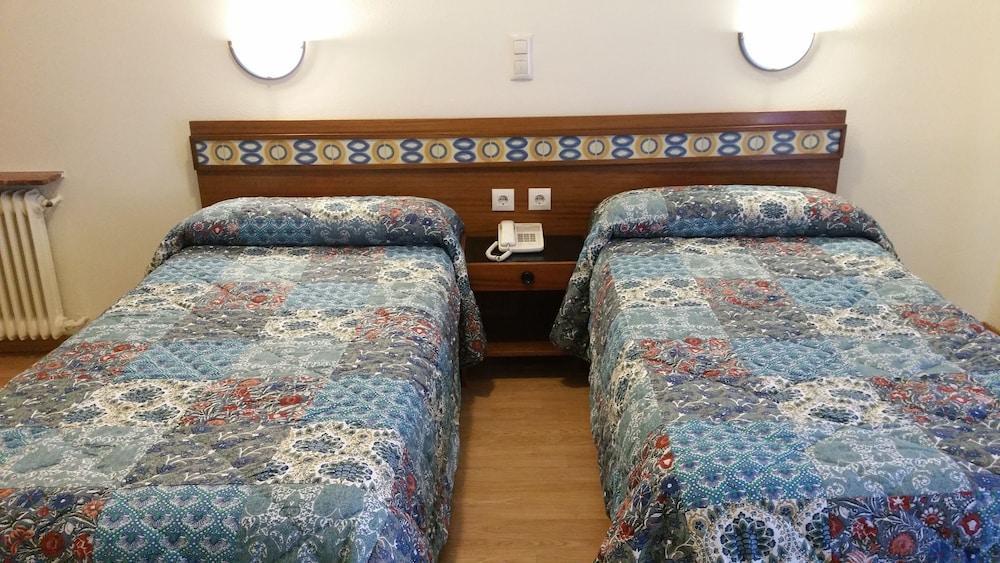 Hostal Felipe V Madrid Exterior foto