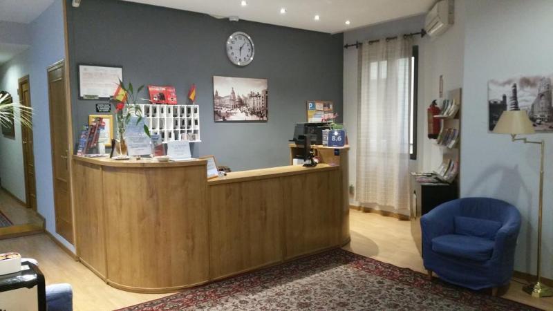Hostal Felipe V Madrid Exterior foto