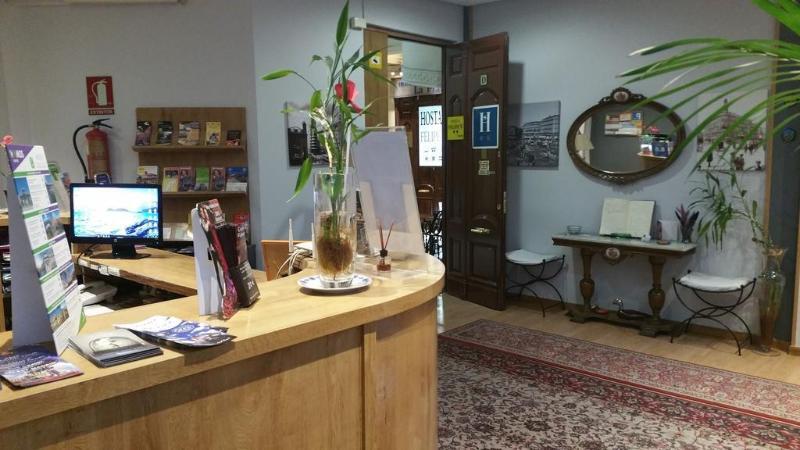 Hostal Felipe V Madrid Exterior foto