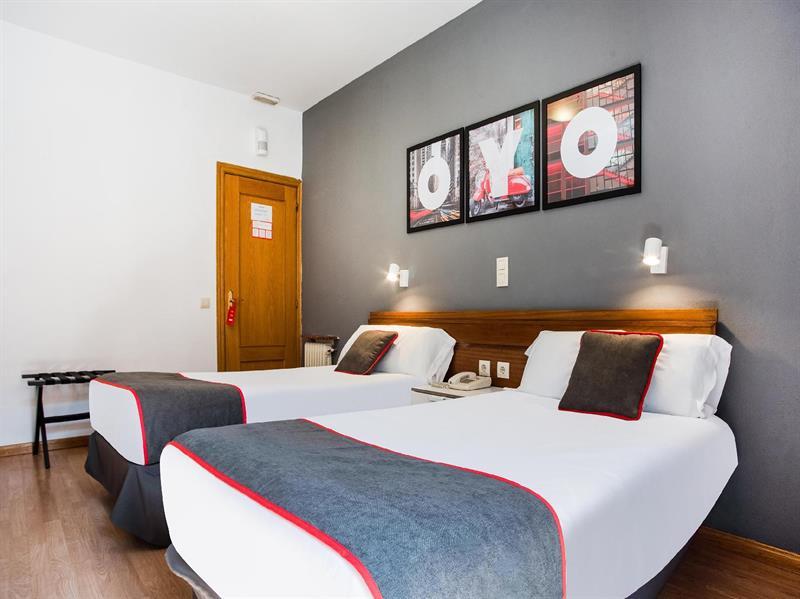 Hostal Felipe V Madrid Exterior foto